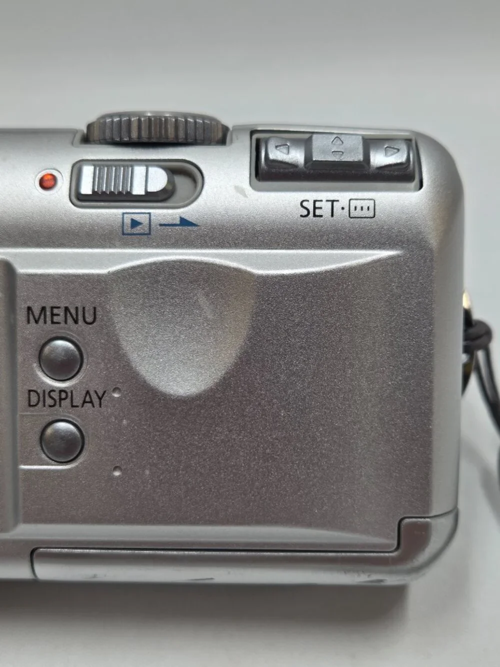 Canon Powershot S50 Silver 5 Mega Pixel Digital Camera 3x Zoom - Picture 5 of 15